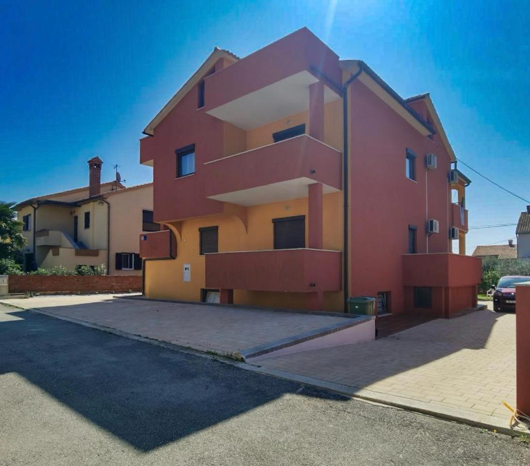 דירות Novigrad Istria Casa Sol Maris מראה חיצוני תמונה